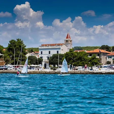 Willkomen In Steinhaus Roko, Steinhaus Mit Pool Hébergement de vacances Sveti Filip i Jakov