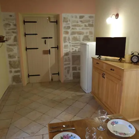 Willkomen In Steinhaus Roko, Steinhaus Mit Pool *