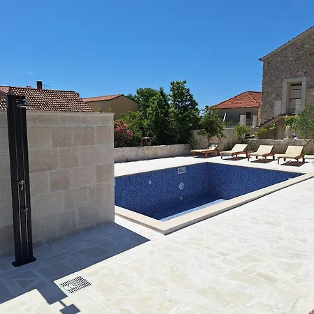 Hébergement de vacances Willkomen In Steinhaus Roko, Steinhaus Mit Pool